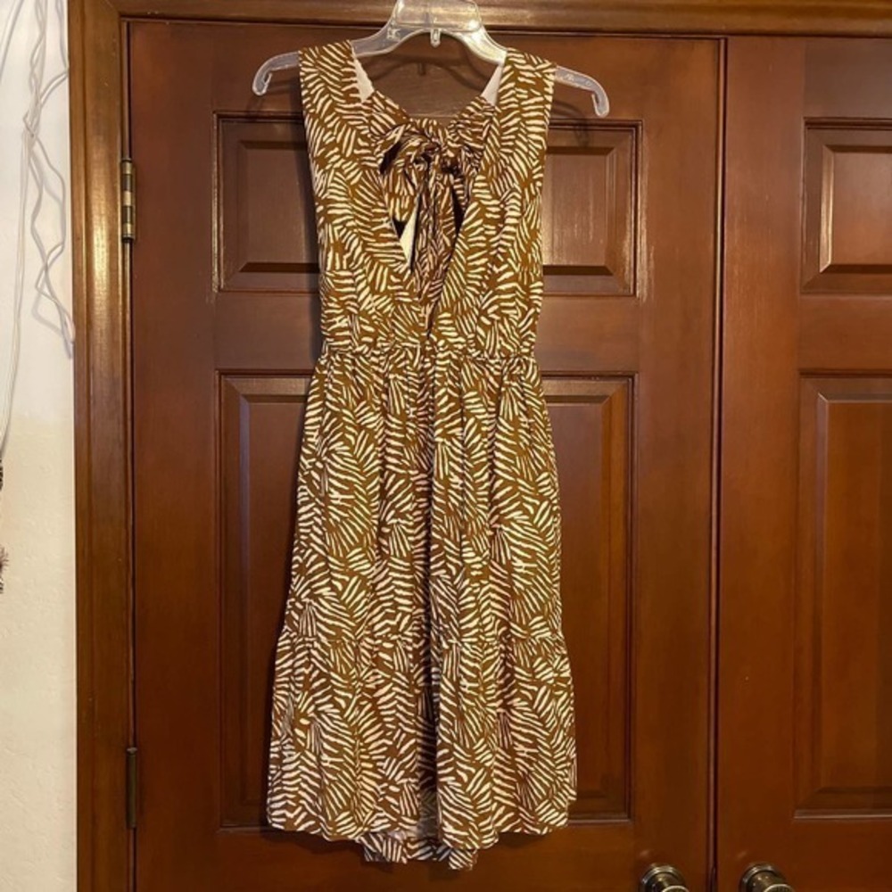 House of Harlow 1960 Leaf pattern open back sundress